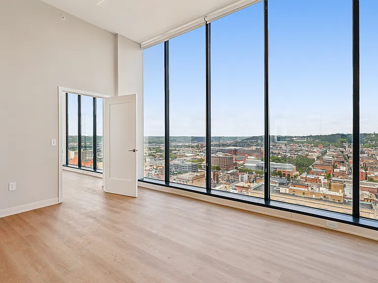 7 West 7th Apartments — Photo 10