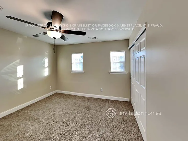 380 Roseglen Dr — Photo 15