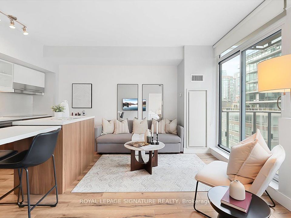 1st image of 39 Sherbourne St #908