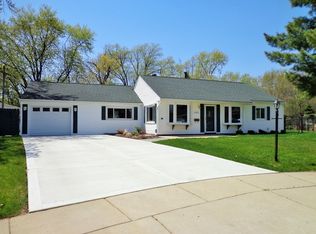 1002 S Park Blvd, Streamwood, IL