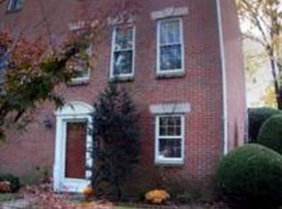 32 Fairfax Vlg, Harrisburg, PA 17112