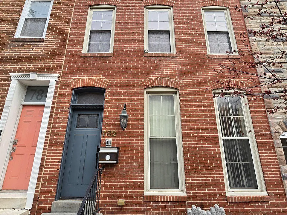 782 W Hamburg St