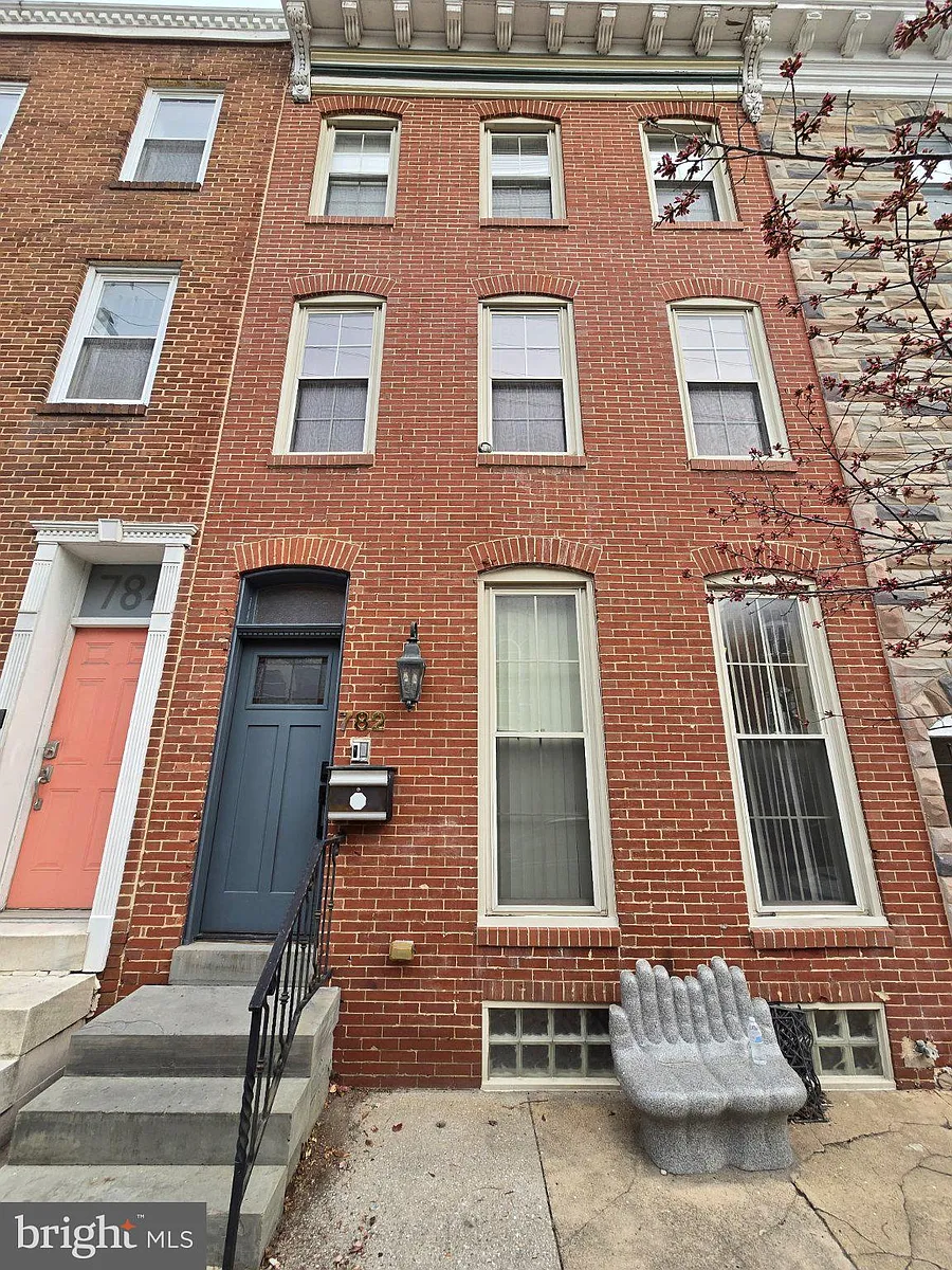 Photo 1 of 35 - 782 W Hamburg St - Baltimore, MD Primary Photo - 782 W Hamburg St