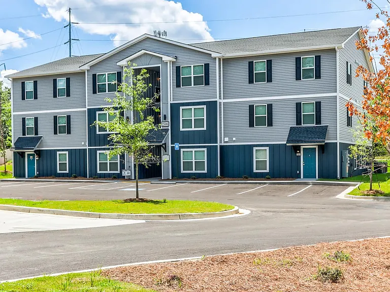 Woodberry Apartments — Photo 12