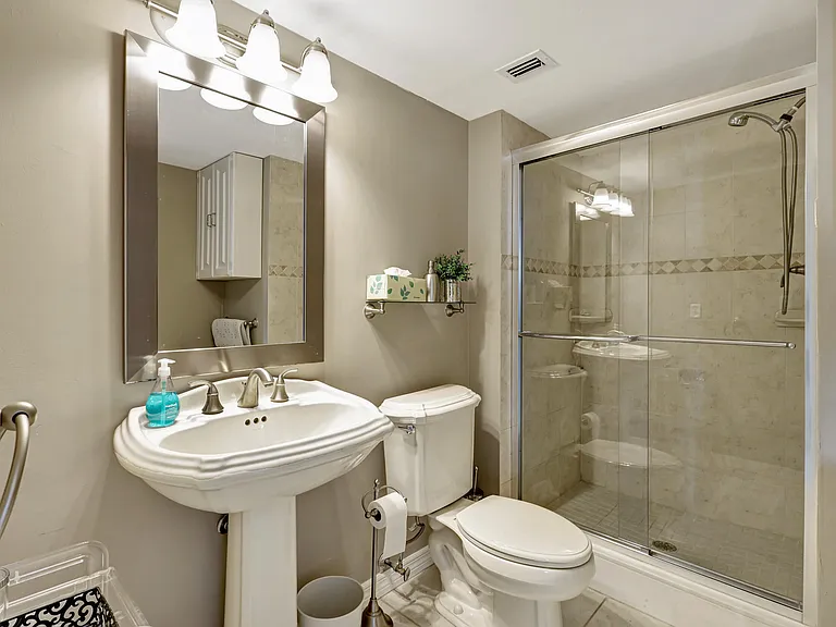 840 Ocean Dr #806 — Photo 35