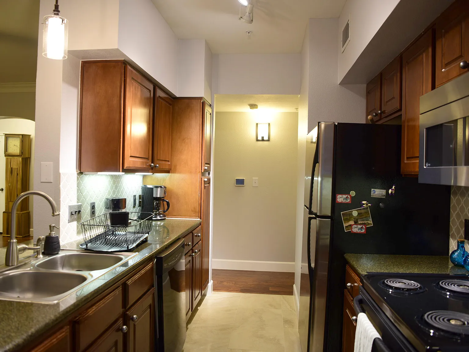 2 bed, 1359 sqft, $1,850 — Photo 2