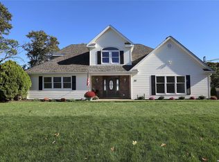 37 Somerset Rd, Rocky Point, NY 11778