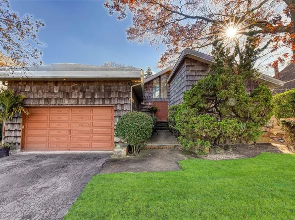1822 Yale Road, Merrick, NY 11566