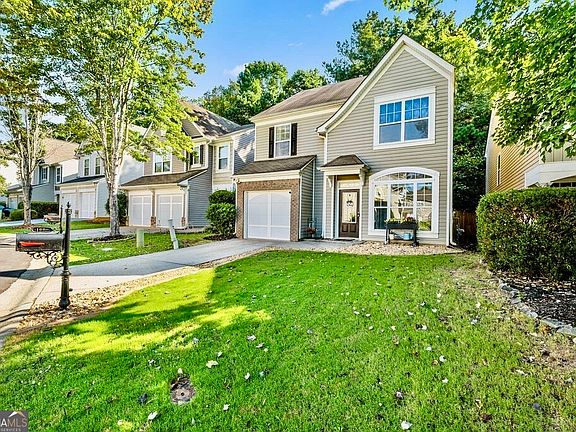 3rd image of 100 Oleander Way
