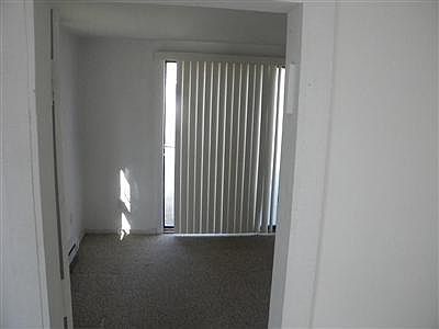 5th image of 90 Seaview Avenue #18
