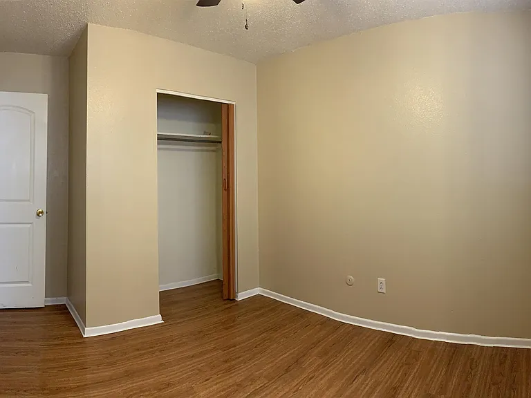 3525 Sheridan St #12 — Photo 3
