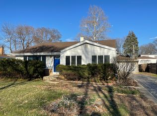 1037 S Main Dr, Lombard, IL