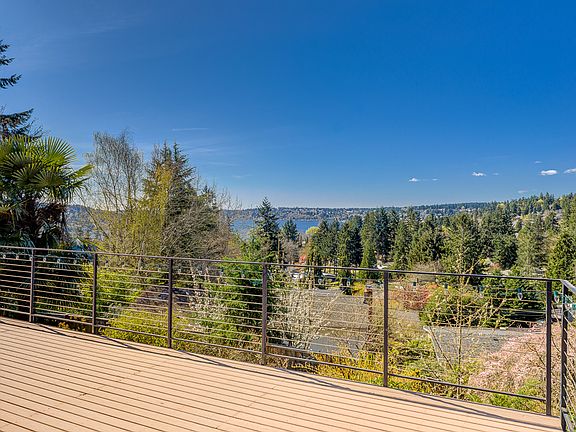 3rd image of 18701 Kenlake Pl NE