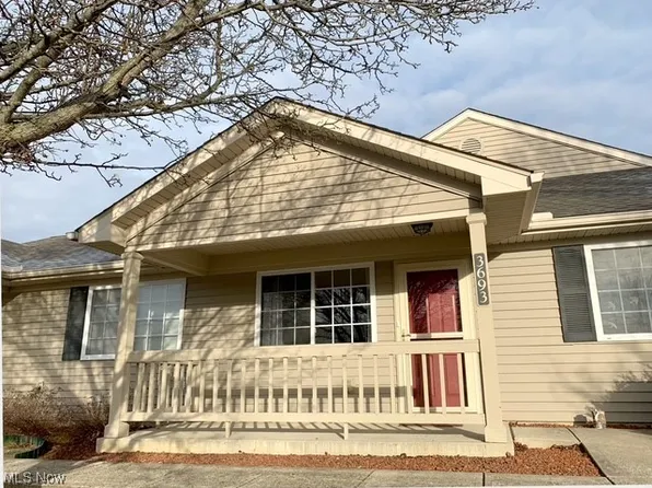 3693 Colony Hill Dr, Zanesville, OH 43701