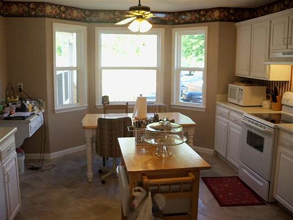 4th image of 631 Brooklawn Trl SE