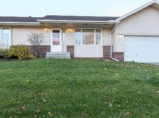 1362 Berry Ridge Rd, Eagan, MN 55123