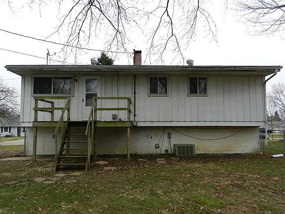 3rd image of 373 W Ross St
