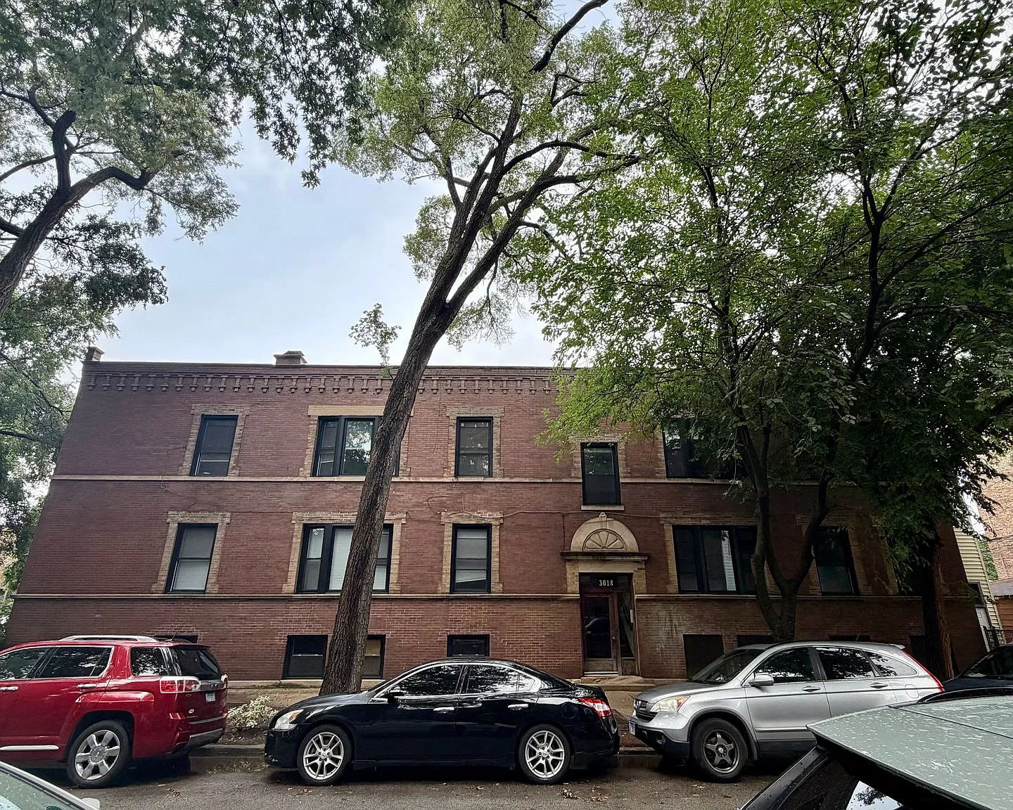 3018 W Schubert Ave - 1R — Photo 2