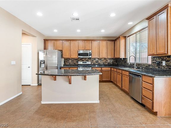 4th image of 6569 Brooklyn Heights St