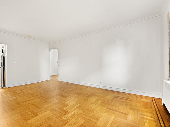 3rd image of 92 E 208th St APT 4B