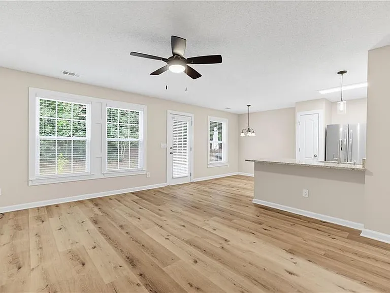 106 Darbys Crossing Ct — Photo 3