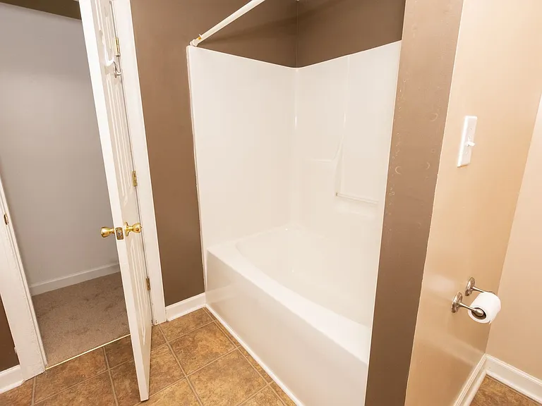 104 Streamwood Dr — Photo 48