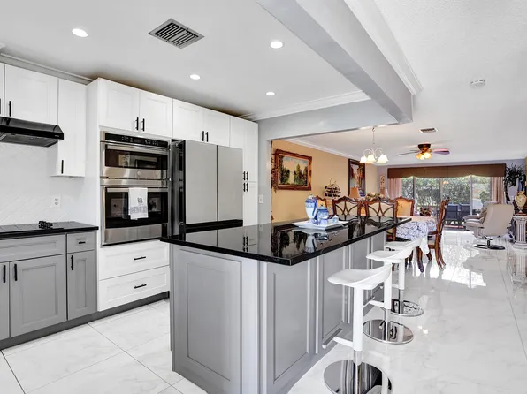 5730 Fernley Drive E #15, West Palm Beach, FL 33415