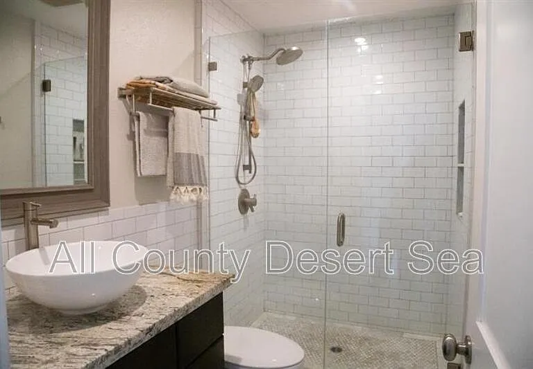 8121 Foxhall Dr — Photo 17