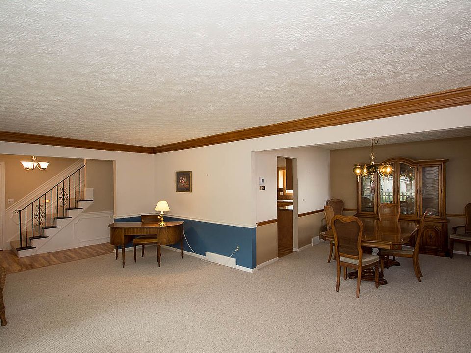 2nd image of 17087 Hunting Meadows Dr