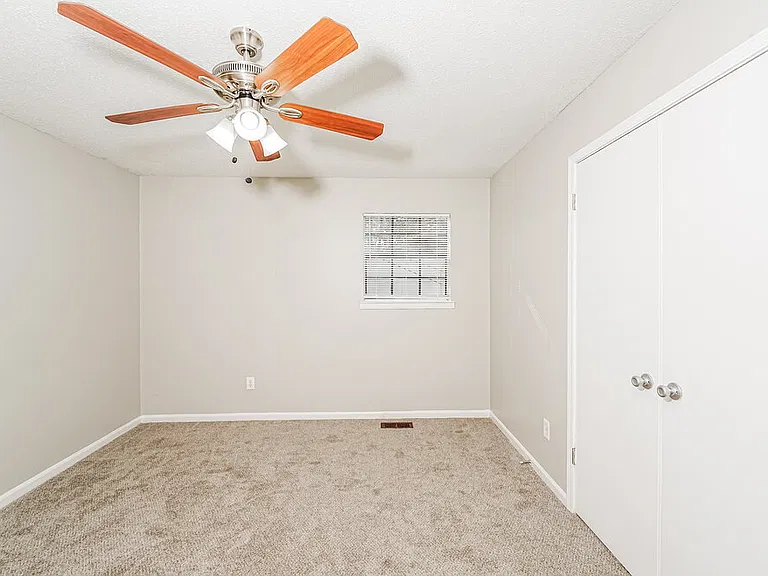 933 Edwards Lake Rd — Photo 10