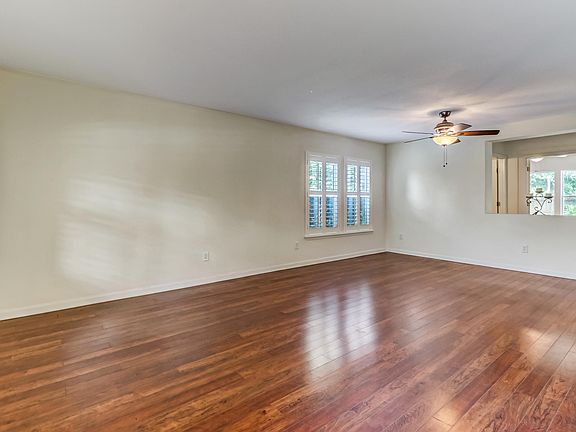 5th image of 376 Brantley Harbor Dr