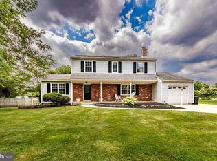 121 Coachmans Dr, Bordentown, NJ 08505