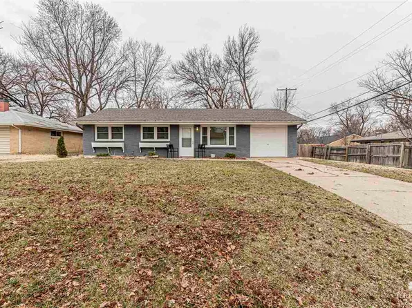 1617 Stewart Ct, Manhattan, KS 66502