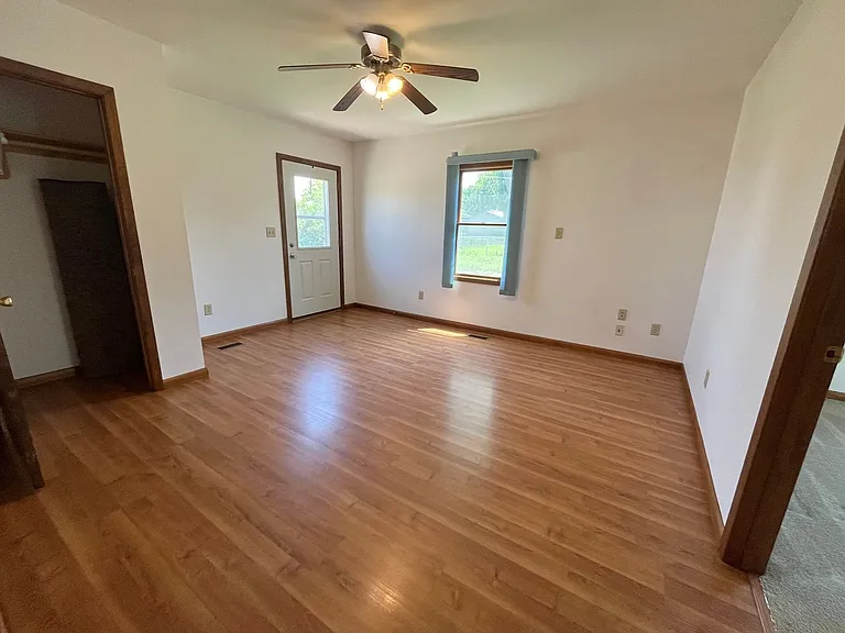 5009 E Linden Ln — Photo 16