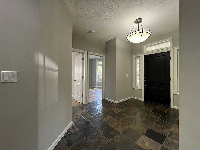 224 NW Sundown Way — Photo 30