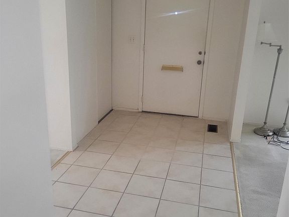 3rd image of 25191 Greenbrooke Dr