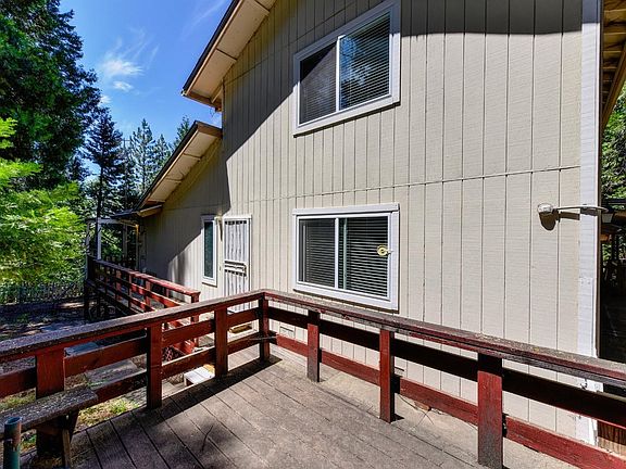 3rd image of 4231 Park Woods Dr