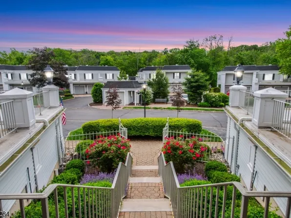 212 Riveredge Dr #212, Chatham Twp., NJ 07928