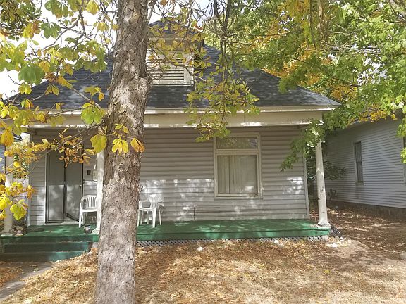 3rd image of 523 E Ermina Ave