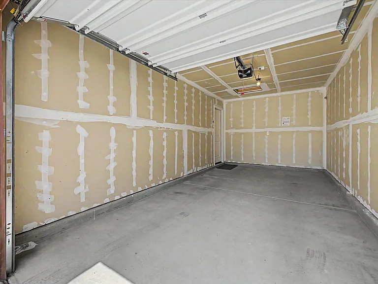 322 E Watson Pl — Photo 30