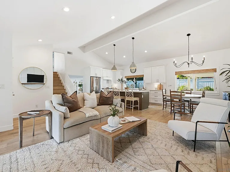 114 Cerro St — Photo 4