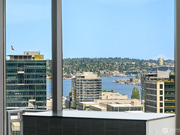 4th image of 820 Blanchard Street #1605