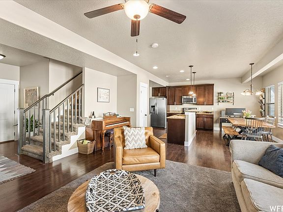 5th image of 407 E Kelsey View Ln