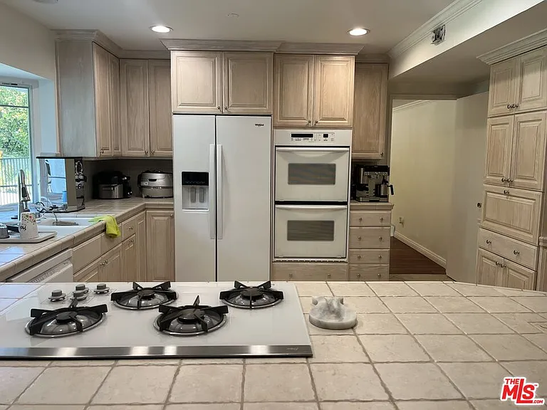 5819 Fairhaven Ave — Photo 10