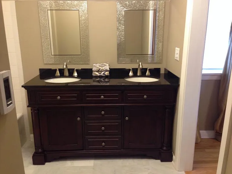 150 E Caracas Ave — Photo 9