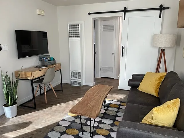 383 E Redondo Ave — Photo 17