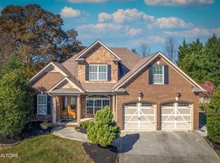 1301 Woodland Ridge Ln, Knoxville, TN 37919