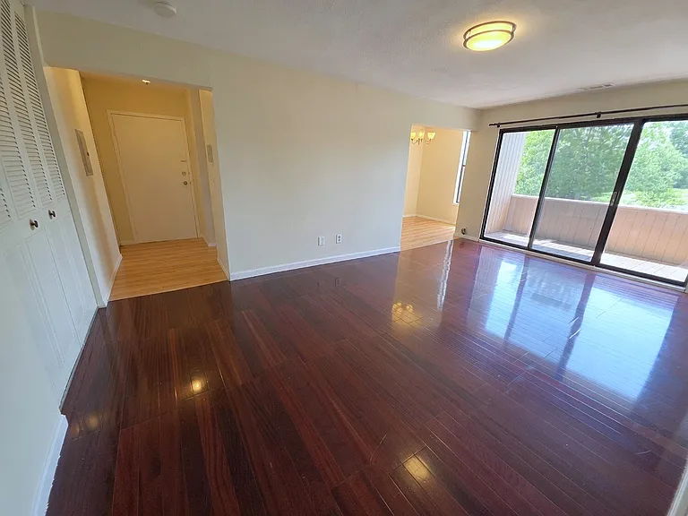 48 Shrewsbury Green Dr #I — Photo 10