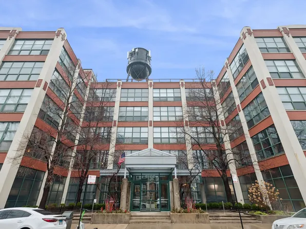 1800 W Roscoe St APT 314, Chicago, IL 60657