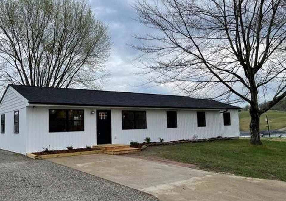 1st image of 16 Andrea Ave